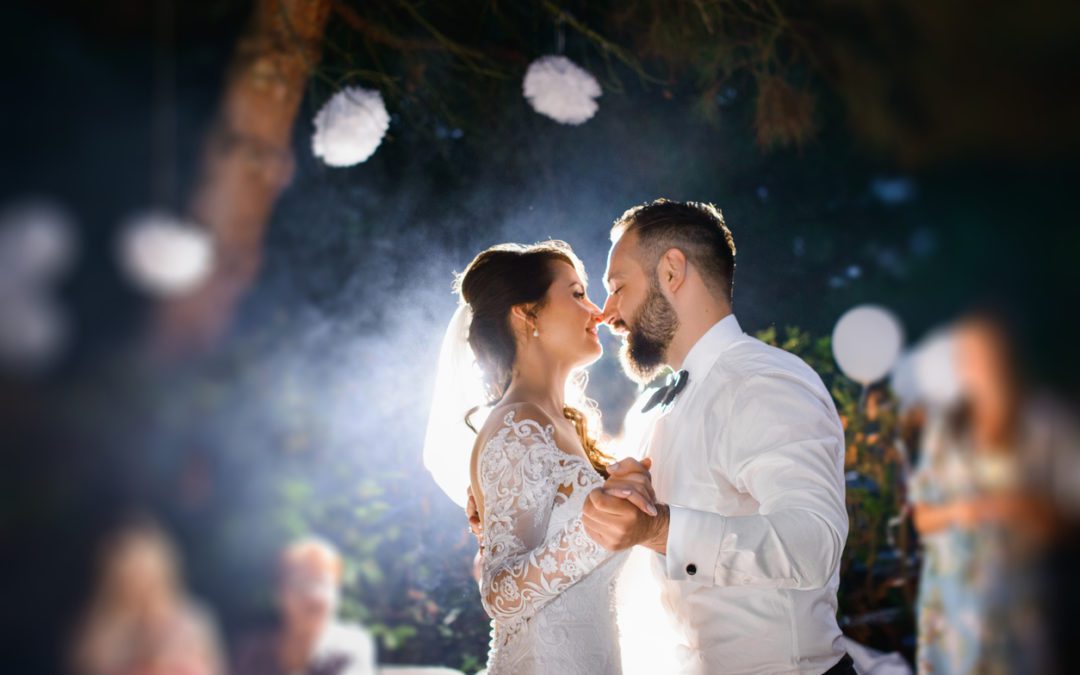 Indoor or Outdoor Wedding: Which is Better?